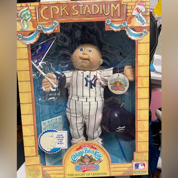 MLB New York Yankees Cabbage Patch Kids 1986. New in Box. Some wear on box - Picture 2 of 6